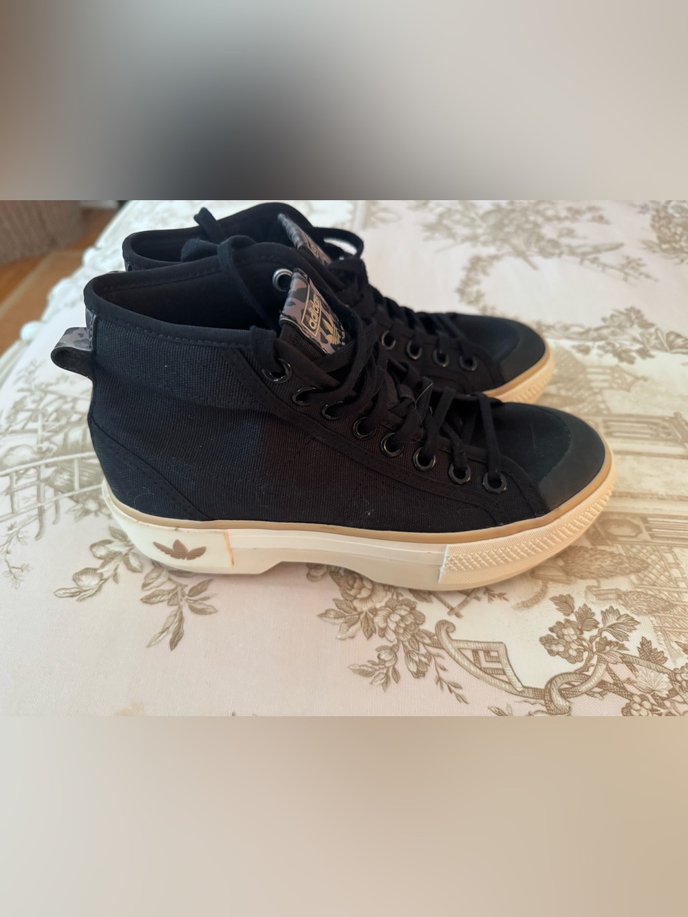 Adidas 6.5 Nizza Trek Black Magic Beige Trek Athletic Shoe Sneaker Y2K Festival